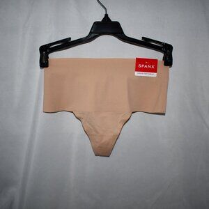 SPANX Undie-tectable Smoothing Thong in Soft Nude SIZE: SM #SP0115 NWT